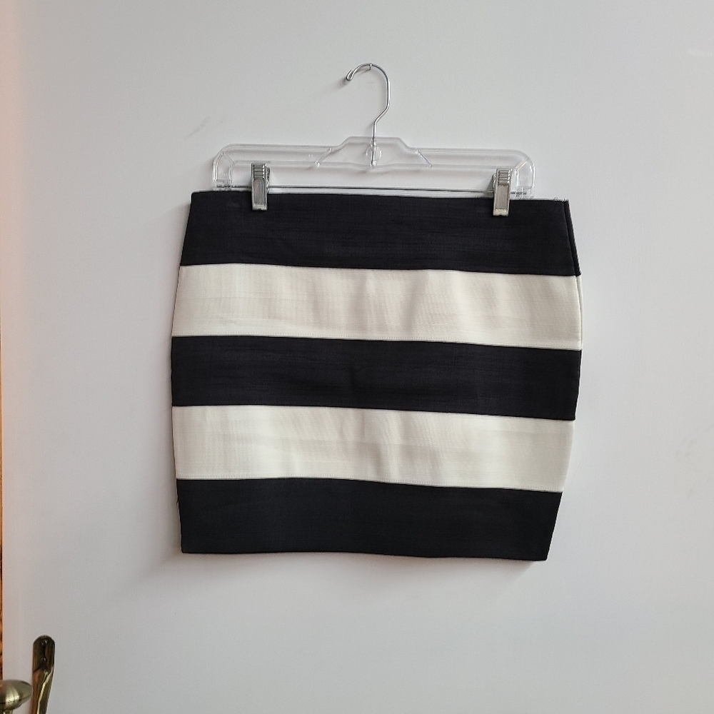 NWT Romeo & Juliet Couture Skirt